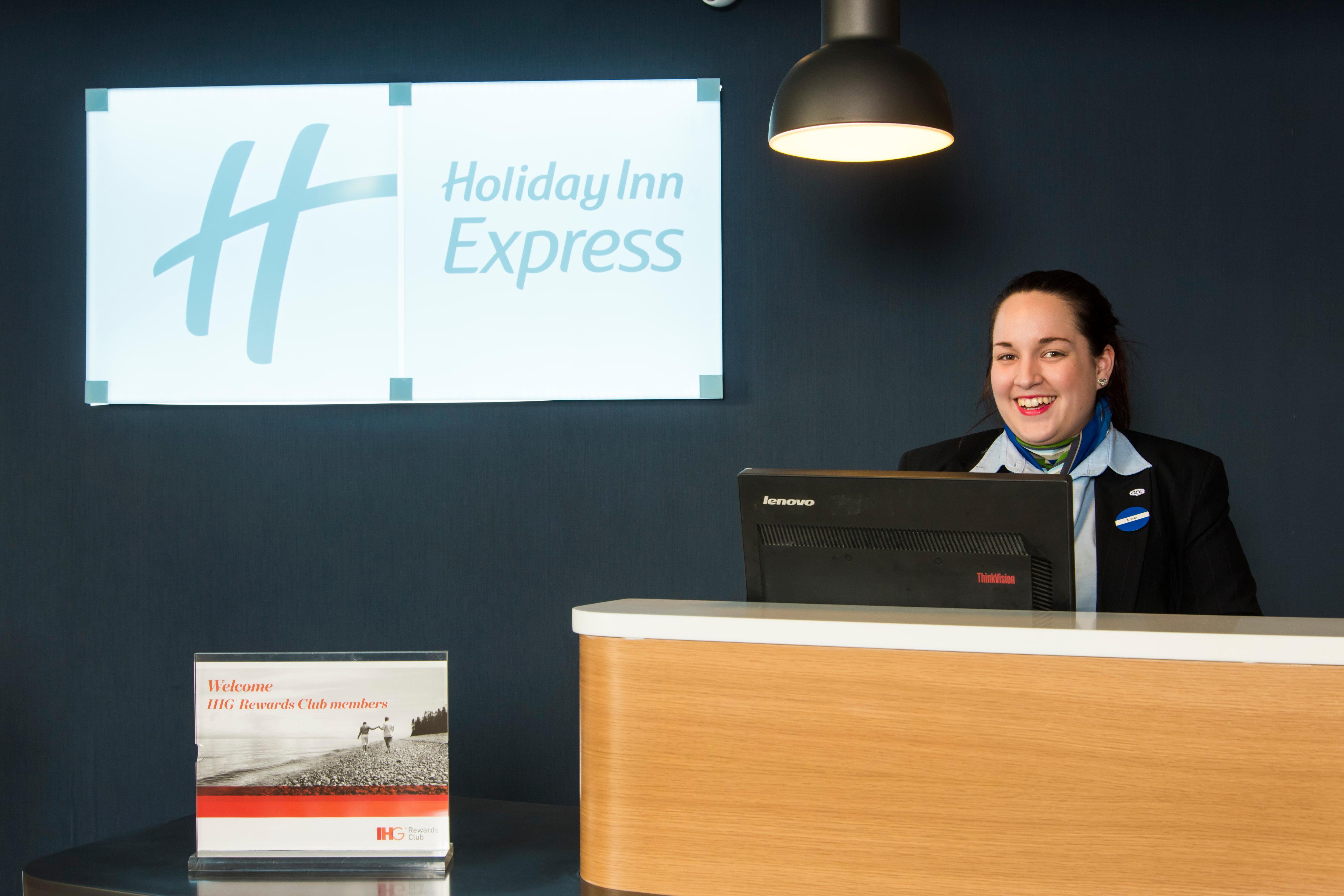 Holiday Inn Express Portsmouth - North By Ihg Экстерьер фото