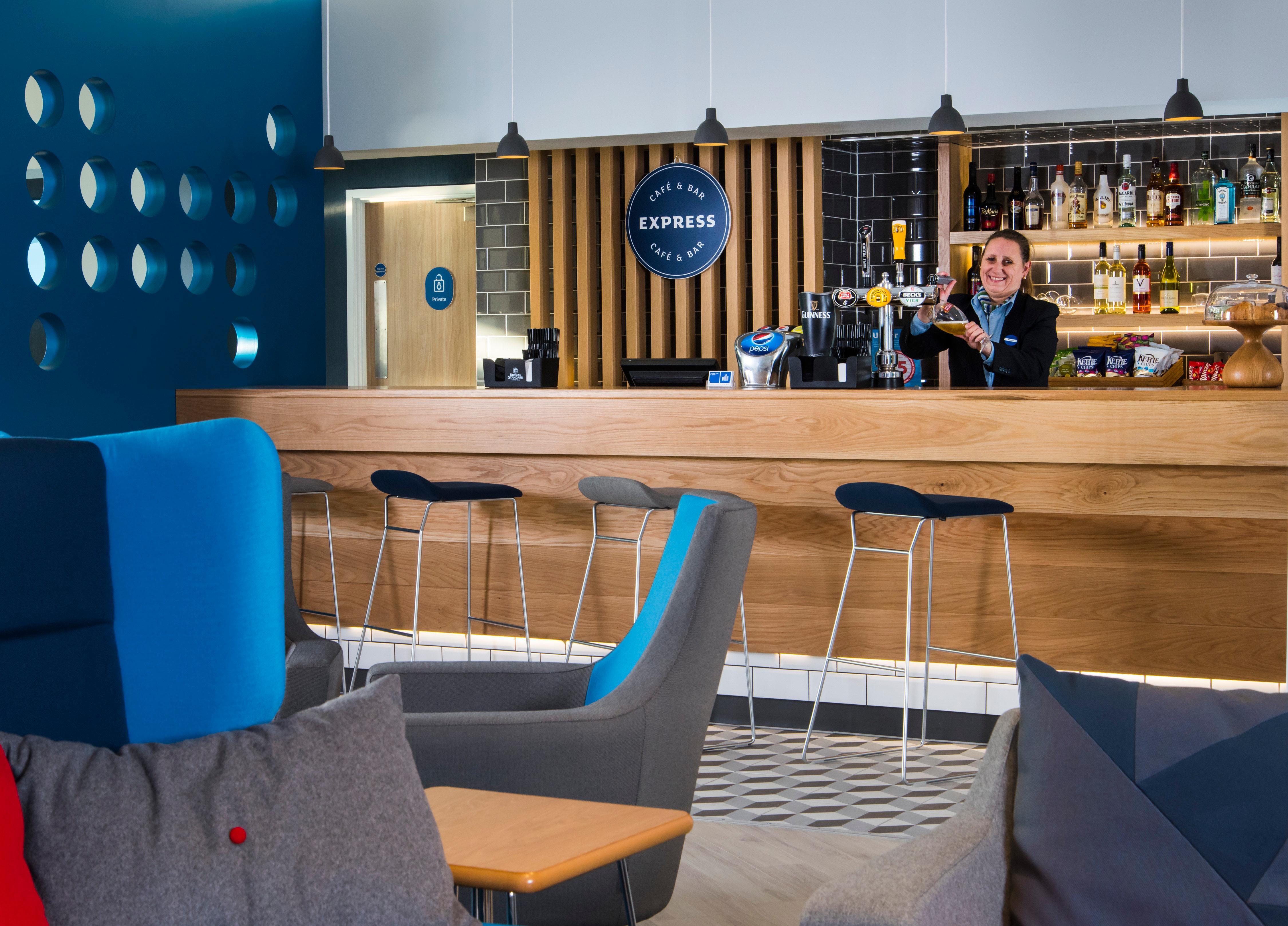 Holiday Inn Express Portsmouth - North By Ihg Экстерьер фото